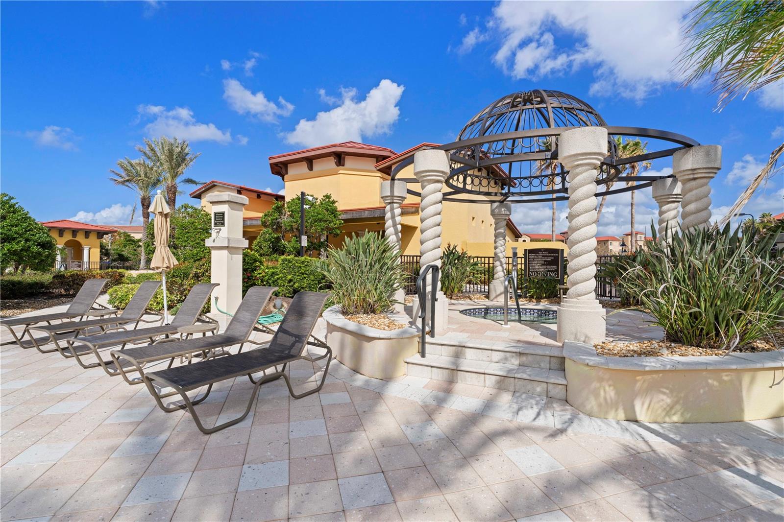 Image 51 of 59 For 89 Vivante Boulevard 8942