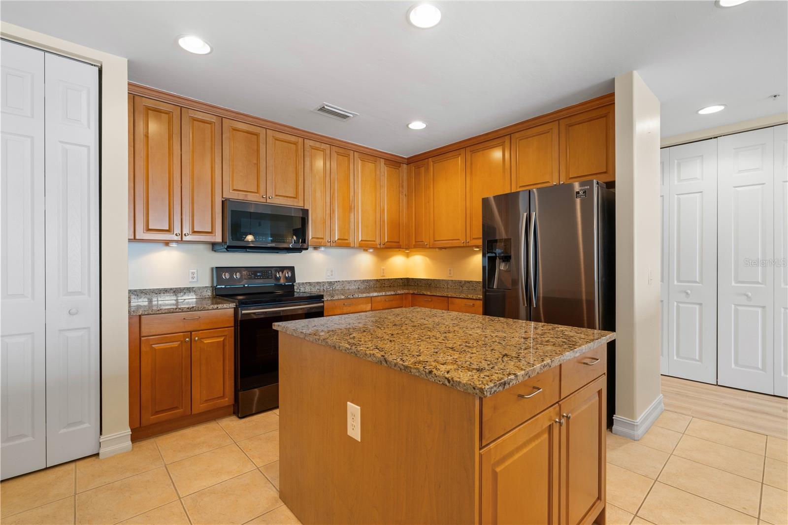 Image 8 of 59 For 89 Vivante Boulevard 8942