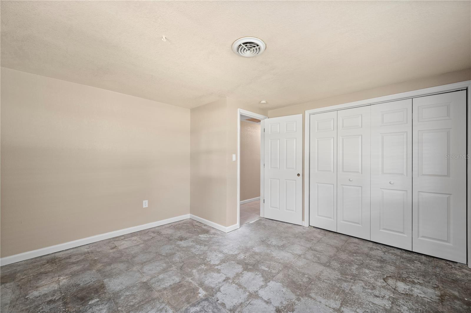 Image 33 of 64 For 23087 Central Avenue
