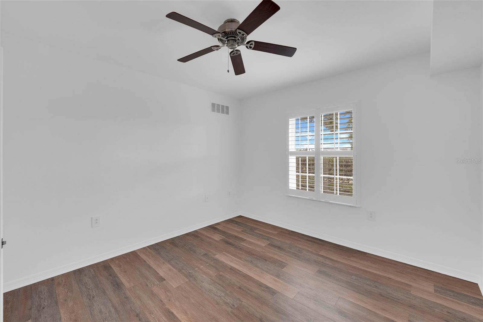 Image 23 of 41 For 1842 Concordia Lake Circle 1102