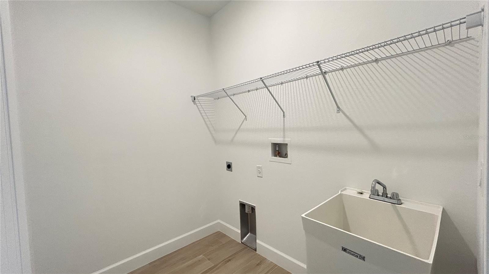 Image 28 of 34 For 4840 Kiska Road