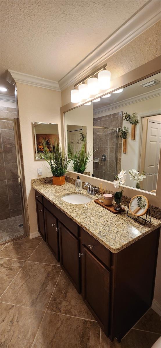 Image 22 of 39 For 17006 Vardon Terrace 104