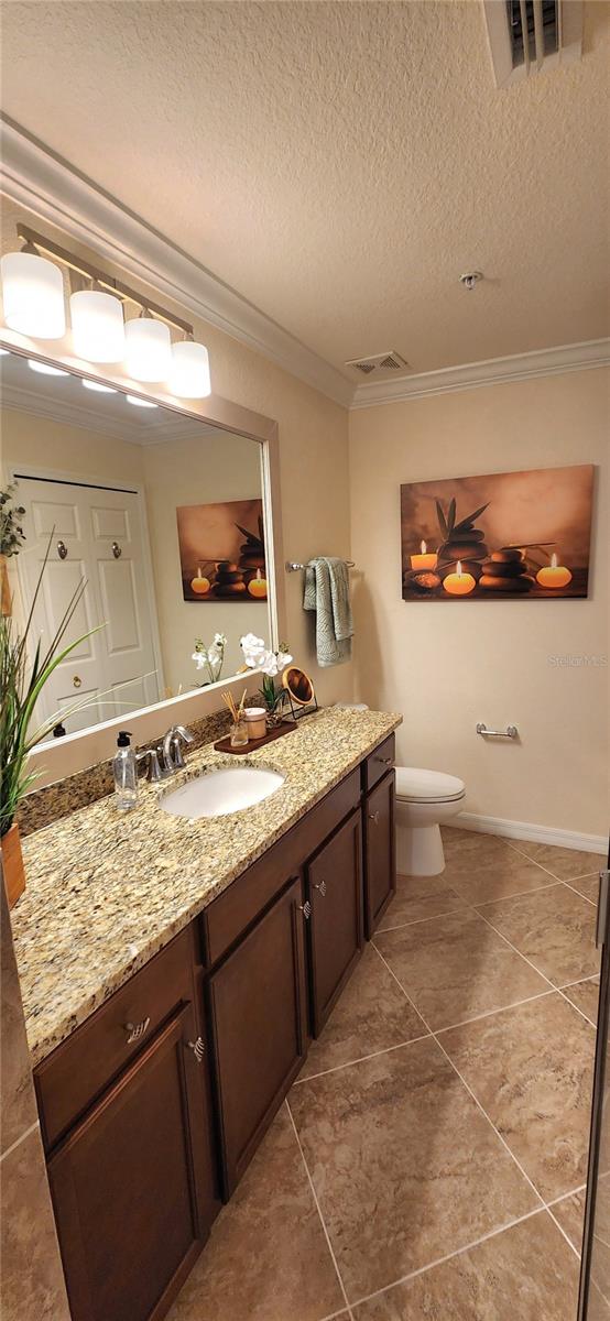 Image 27 of 39 For 17006 Vardon Terrace 104