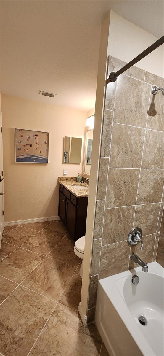 Image 34 of 39 For 17006 Vardon Terrace 104