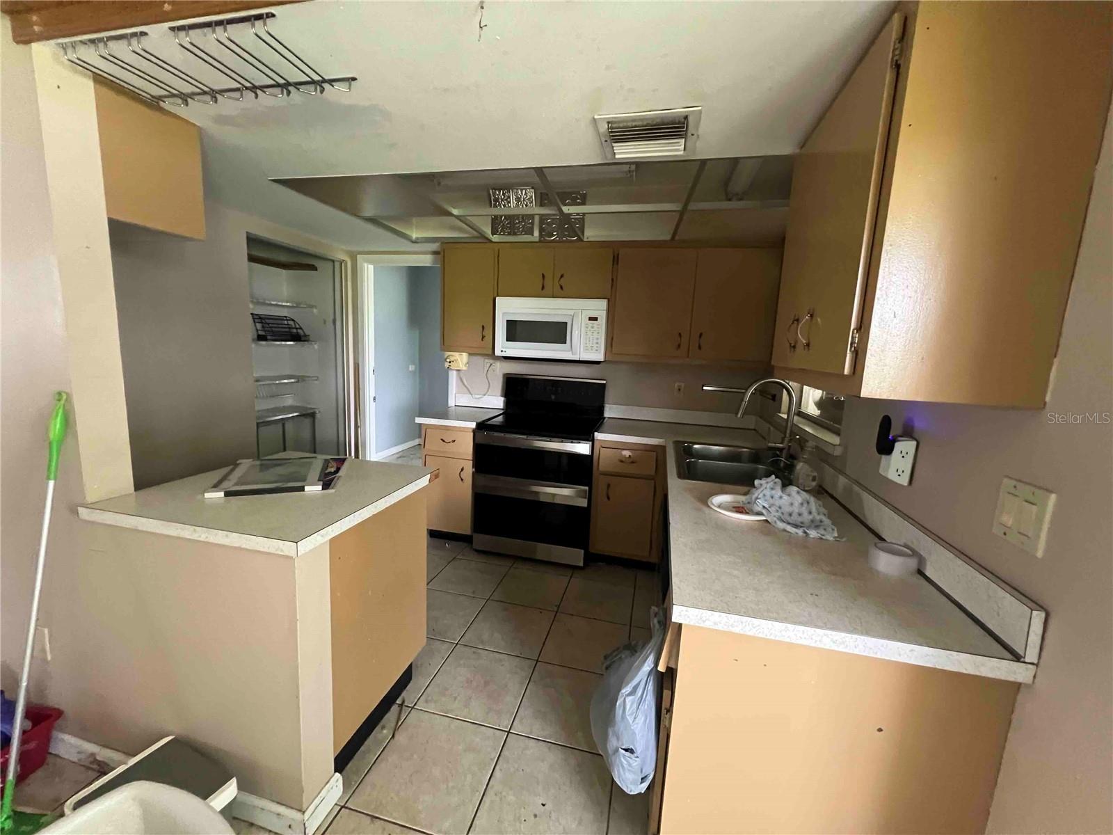 Image 4 of 12 For 2158 Beacon Drive