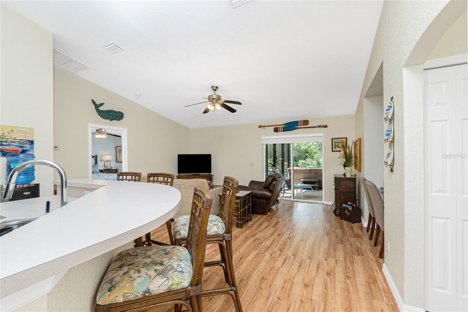 Image 14 of 42 For 9347 Loyola Avenue