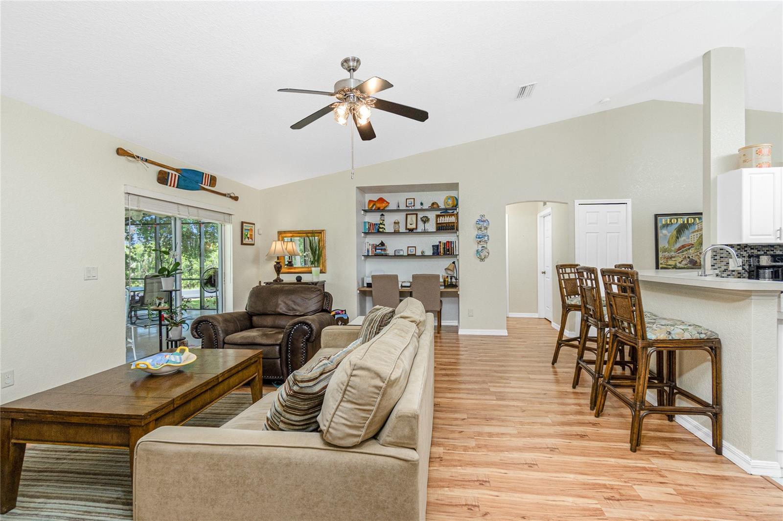 Image 15 of 42 For 9347 Loyola Avenue