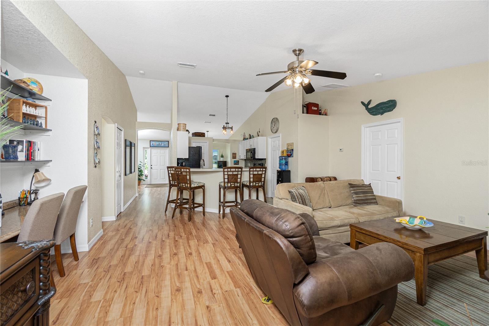 Image 17 of 42 For 9347 Loyola Avenue