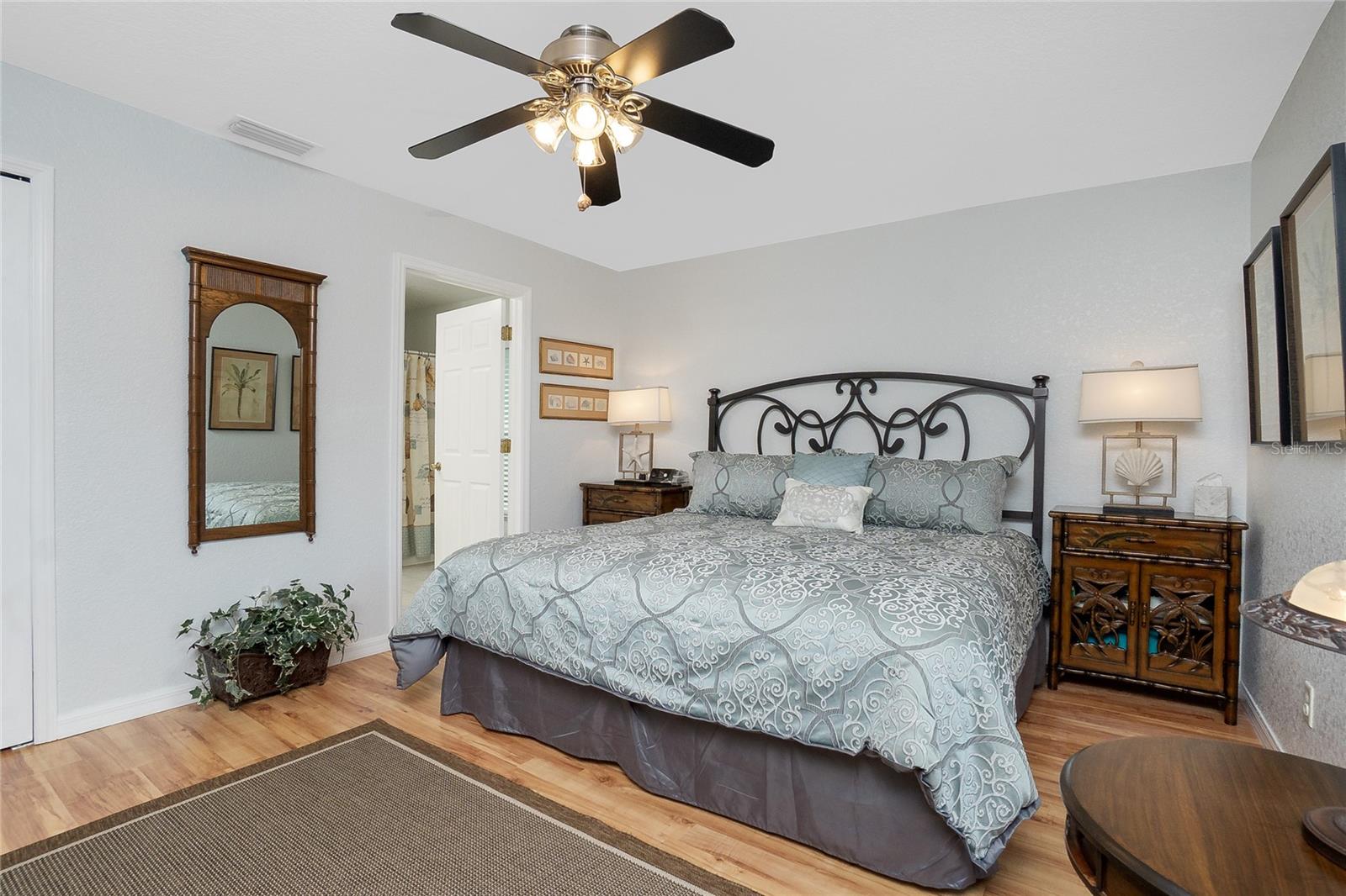 Image 20 of 42 For 9347 Loyola Avenue