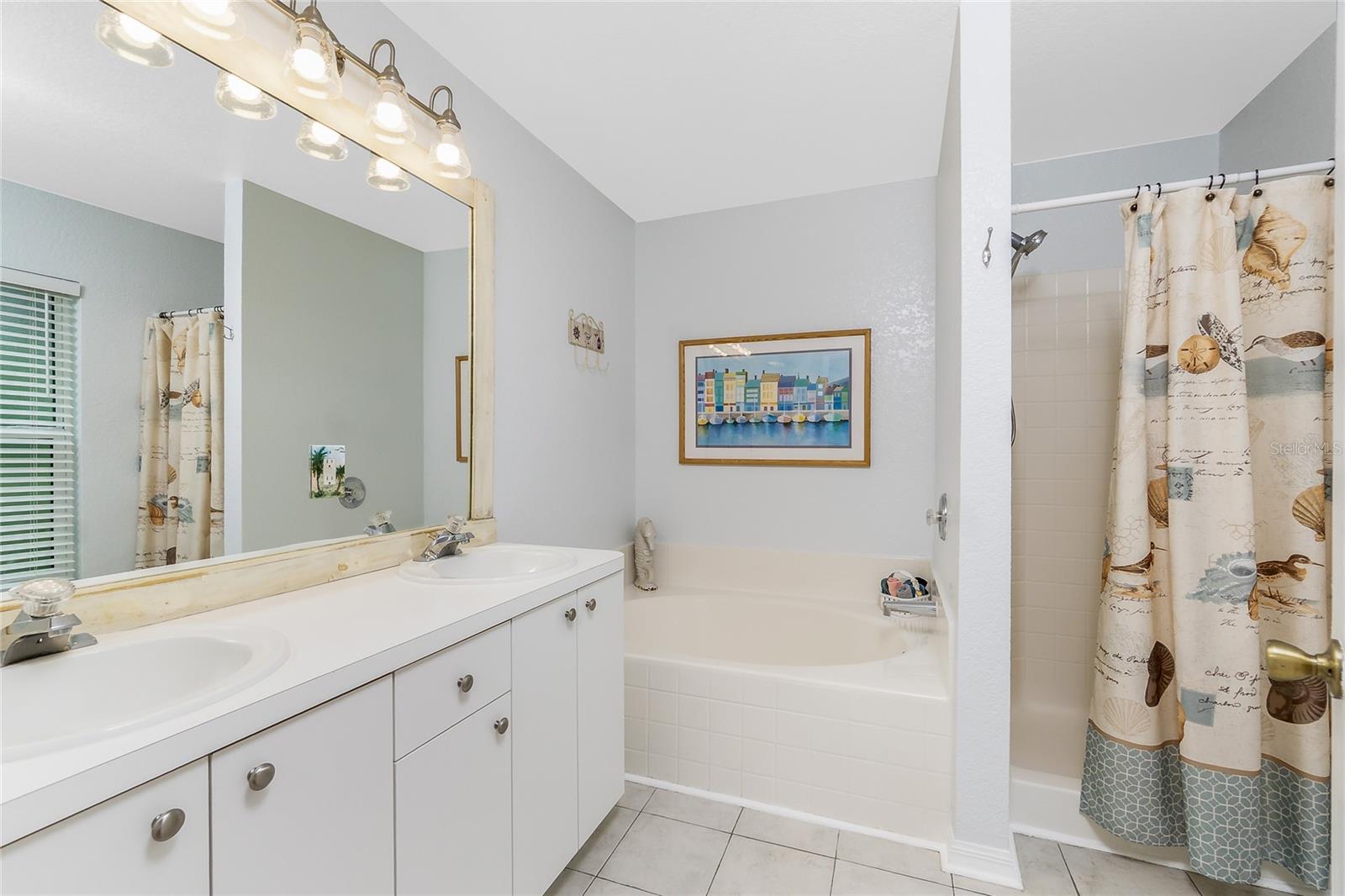 Image 22 of 42 For 9347 Loyola Avenue