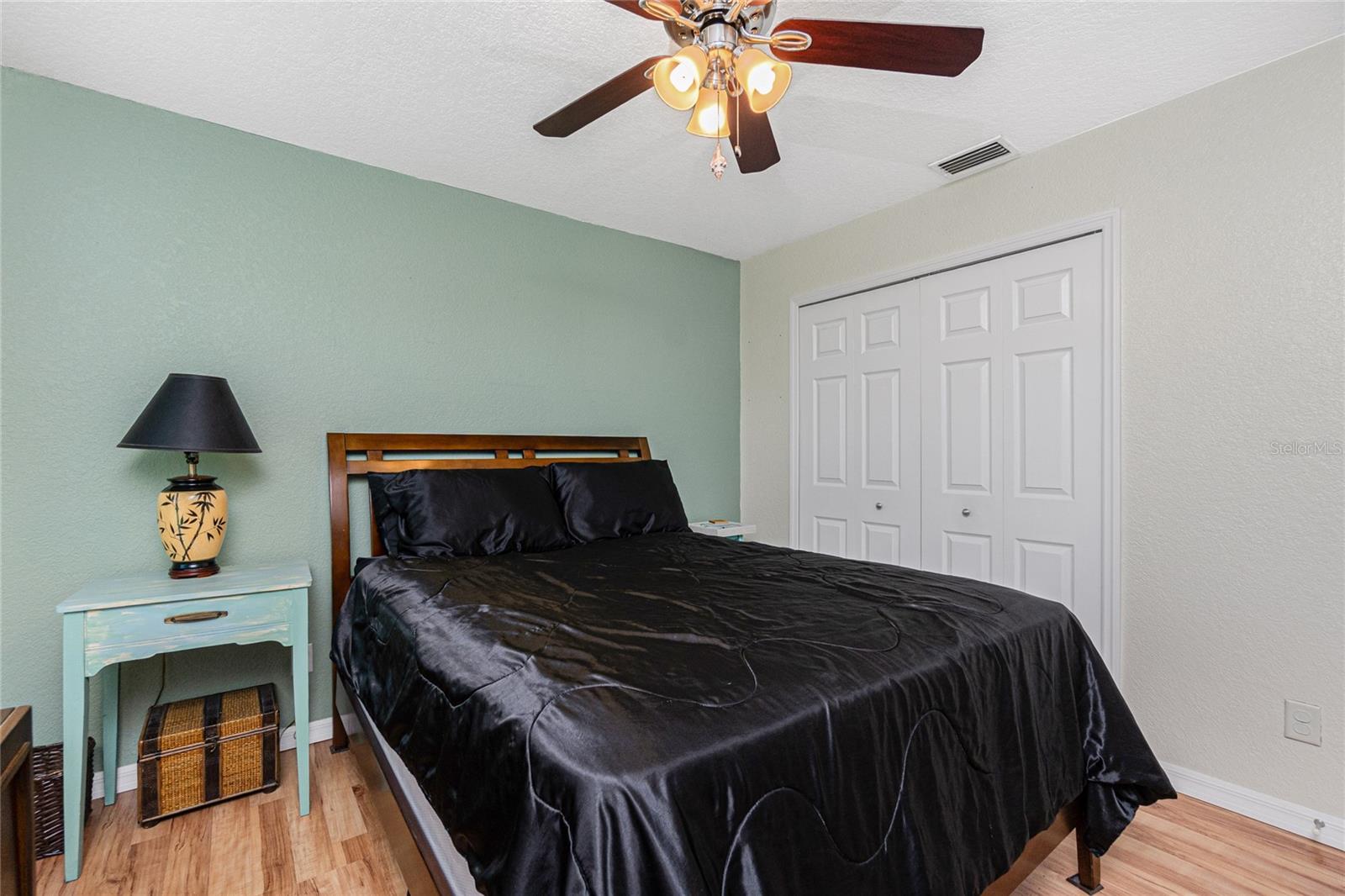 Image 29 of 42 For 9347 Loyola Avenue