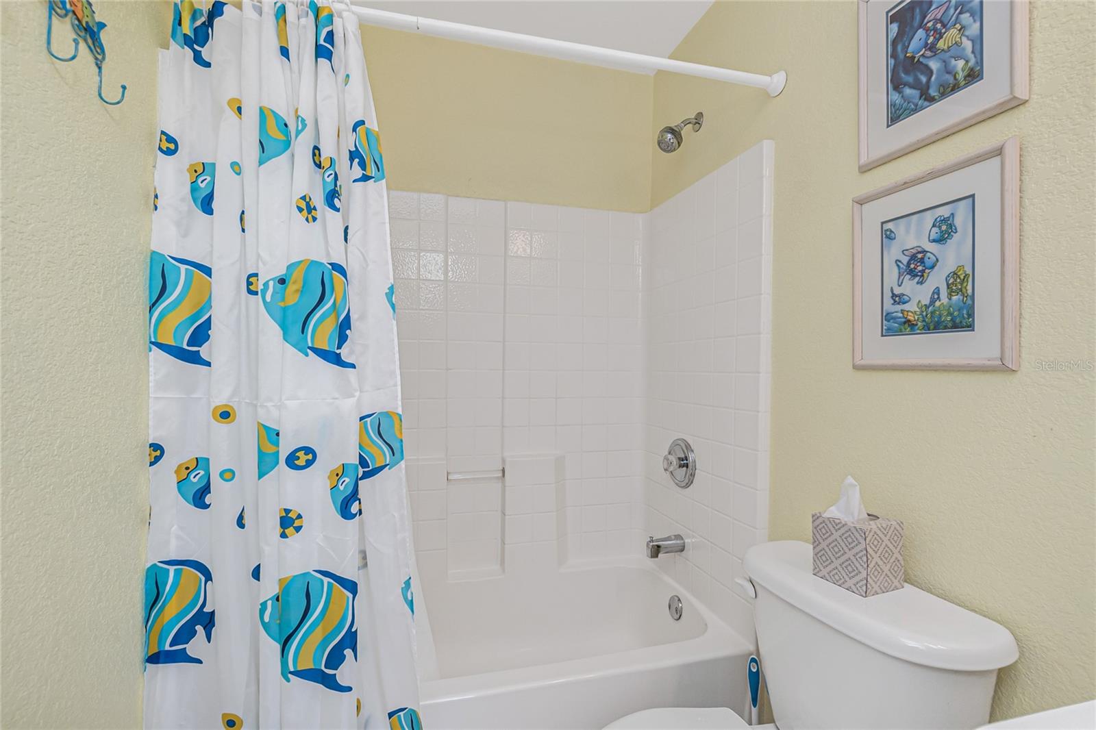 Image 31 of 42 For 9347 Loyola Avenue