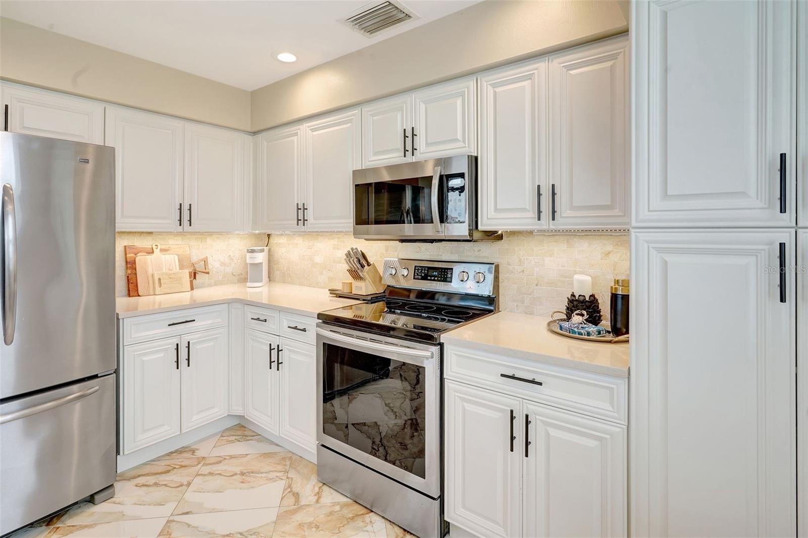 Image 12 of 31 For 2060 Matecumbe Key Road 2501