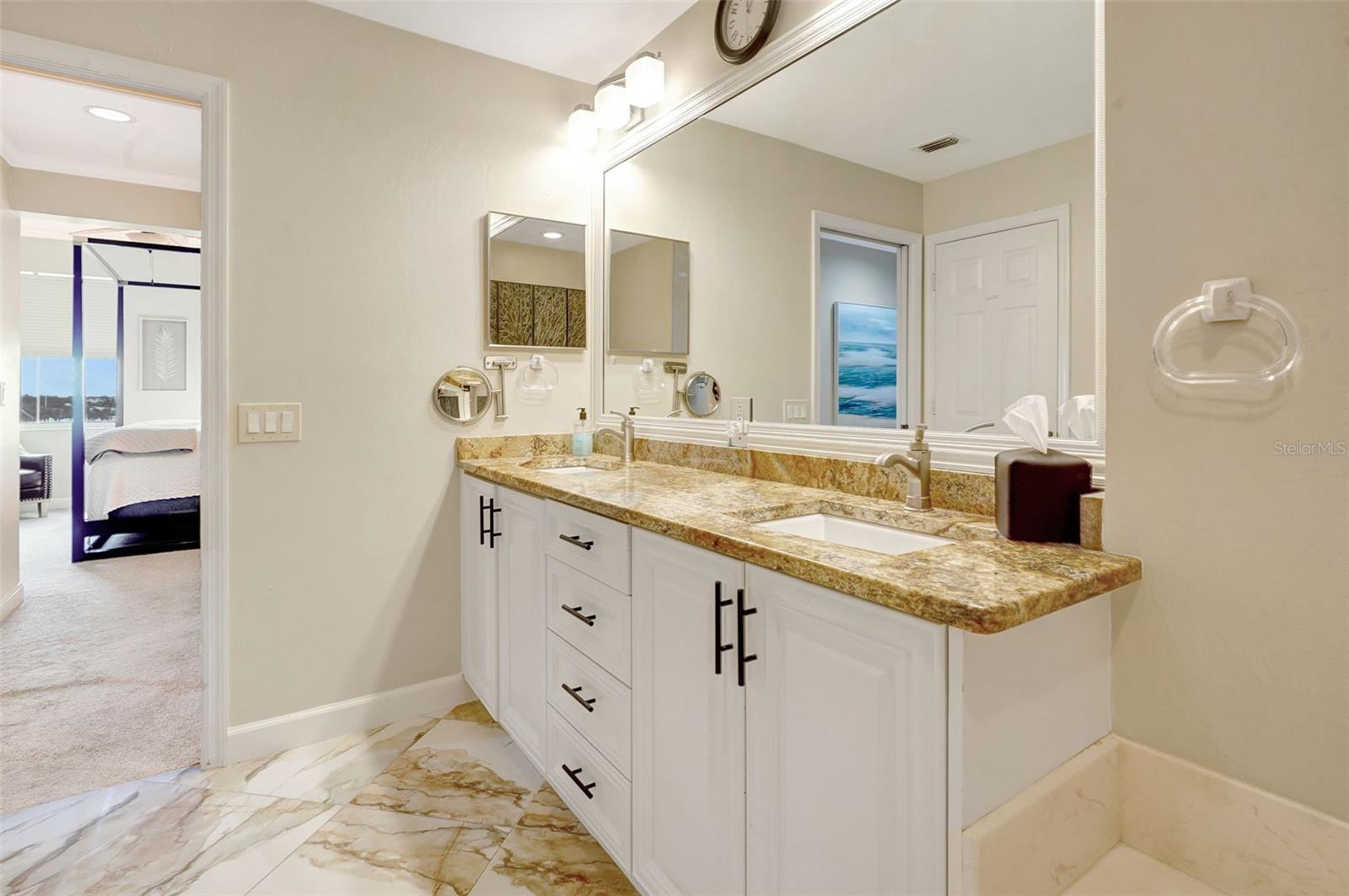 Image 22 of 31 For 2060 Matecumbe Key Road 2501