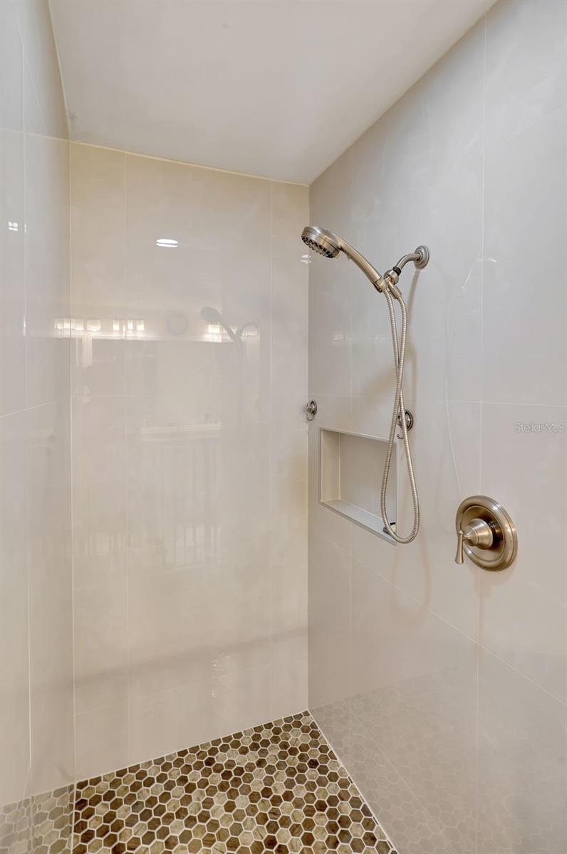 Image 23 of 31 For 2060 Matecumbe Key Road 2501