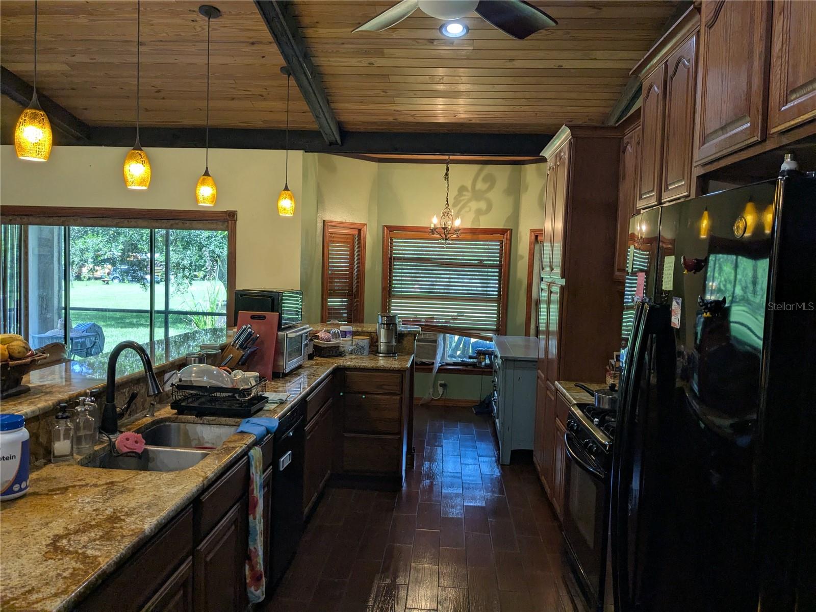Image 15 of 54 For 6735 Toledo Blade Boulevard