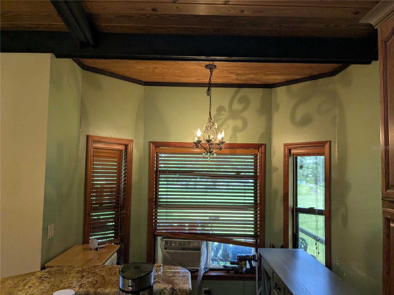 Image 17 of 54 For 6735 Toledo Blade Boulevard