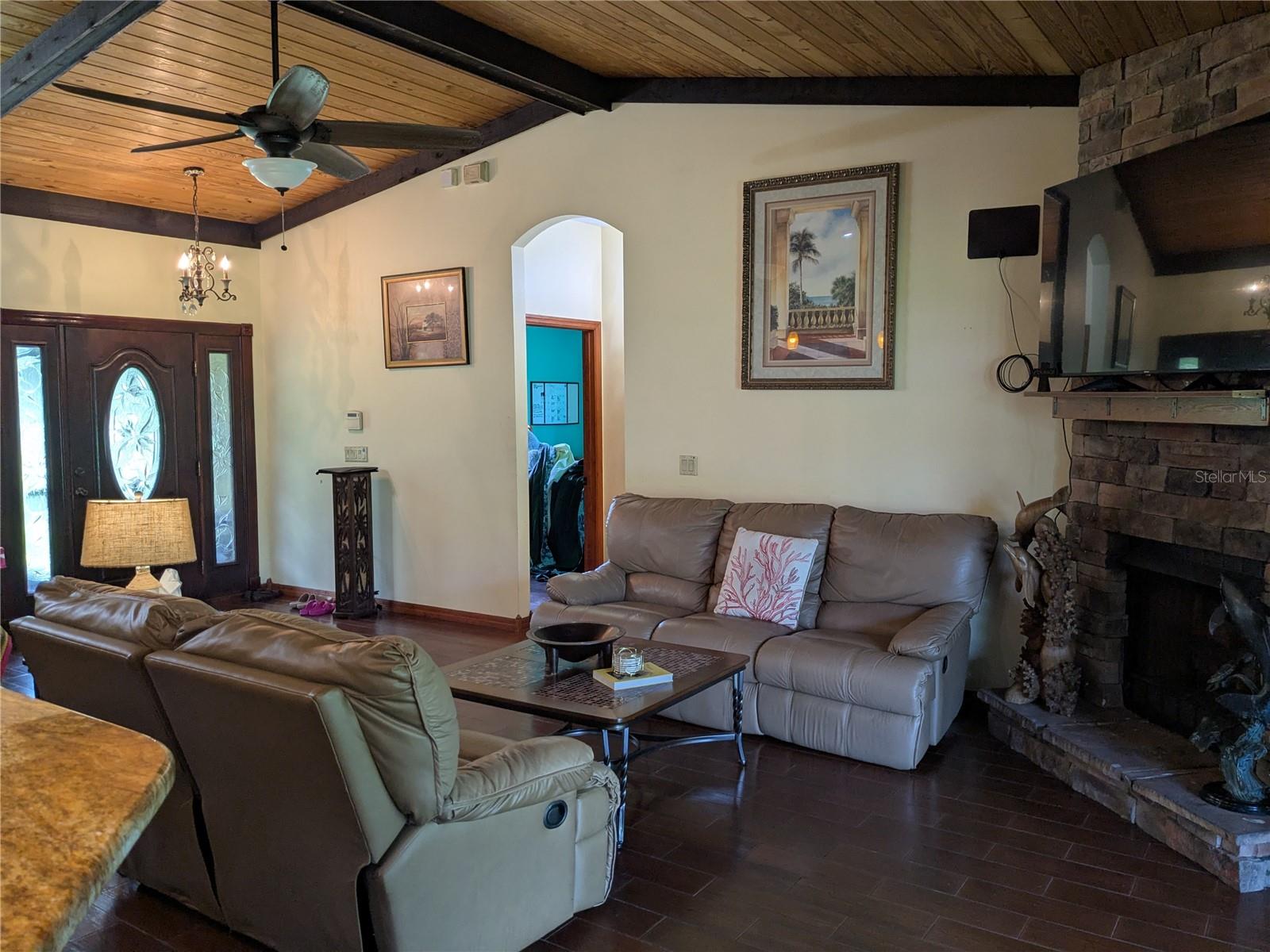 Image 8 of 54 For 6735 Toledo Blade Boulevard