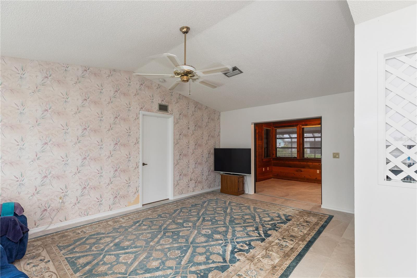 Image 3 of 33 For 10141 Asbury Avenue