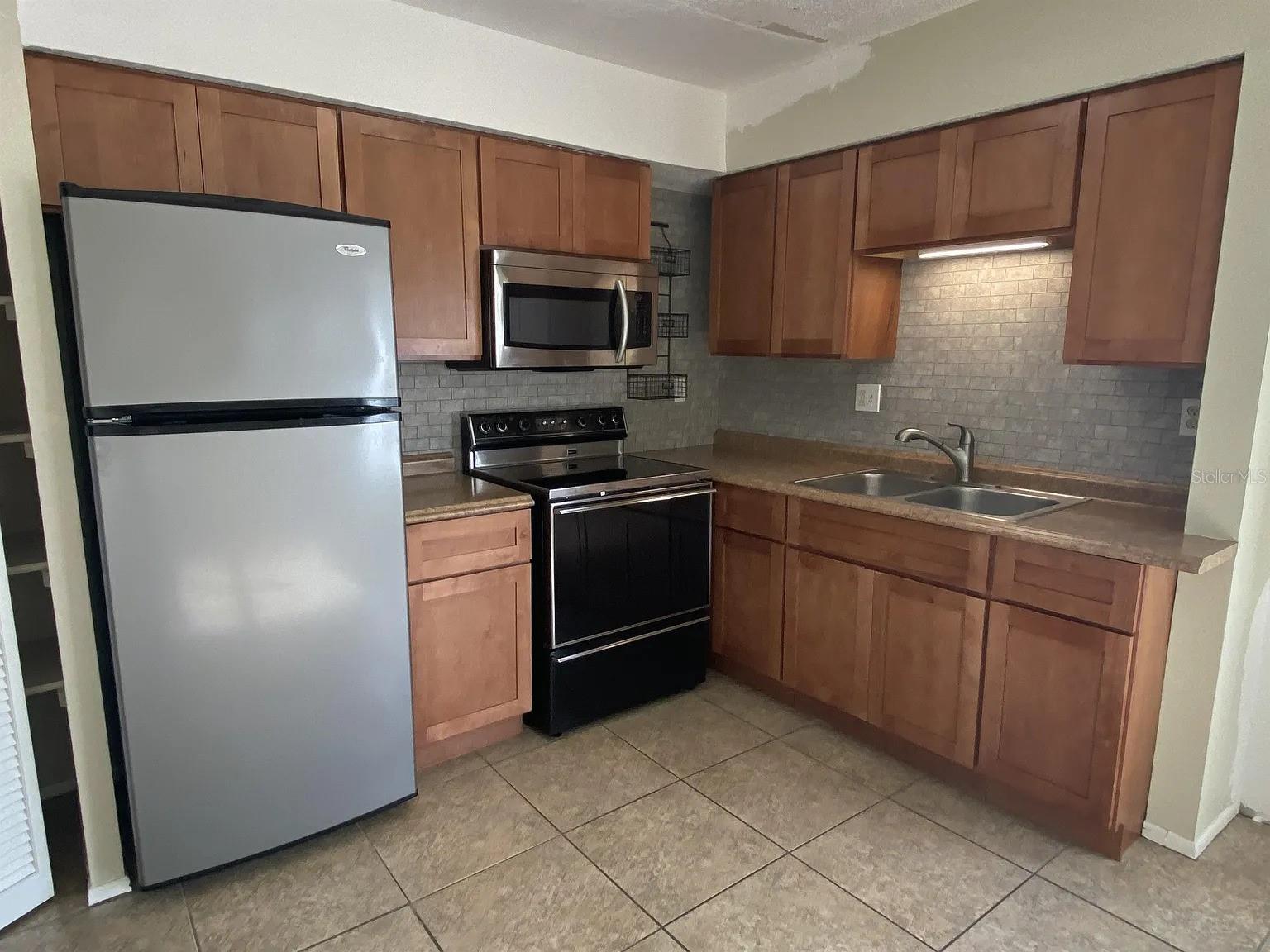 Image 4 of 12 For 21150 Gertrude Avenue 1