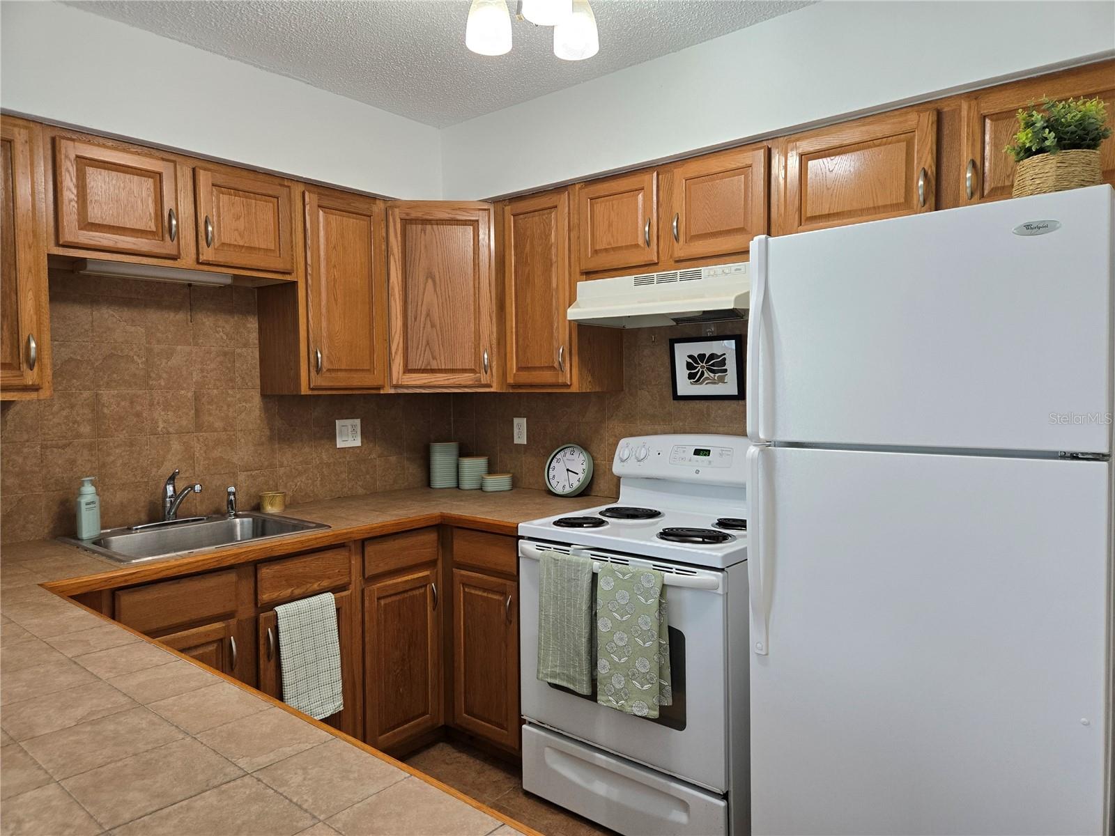 Image 16 of 31 For 21150 Gertrude Avenue S4