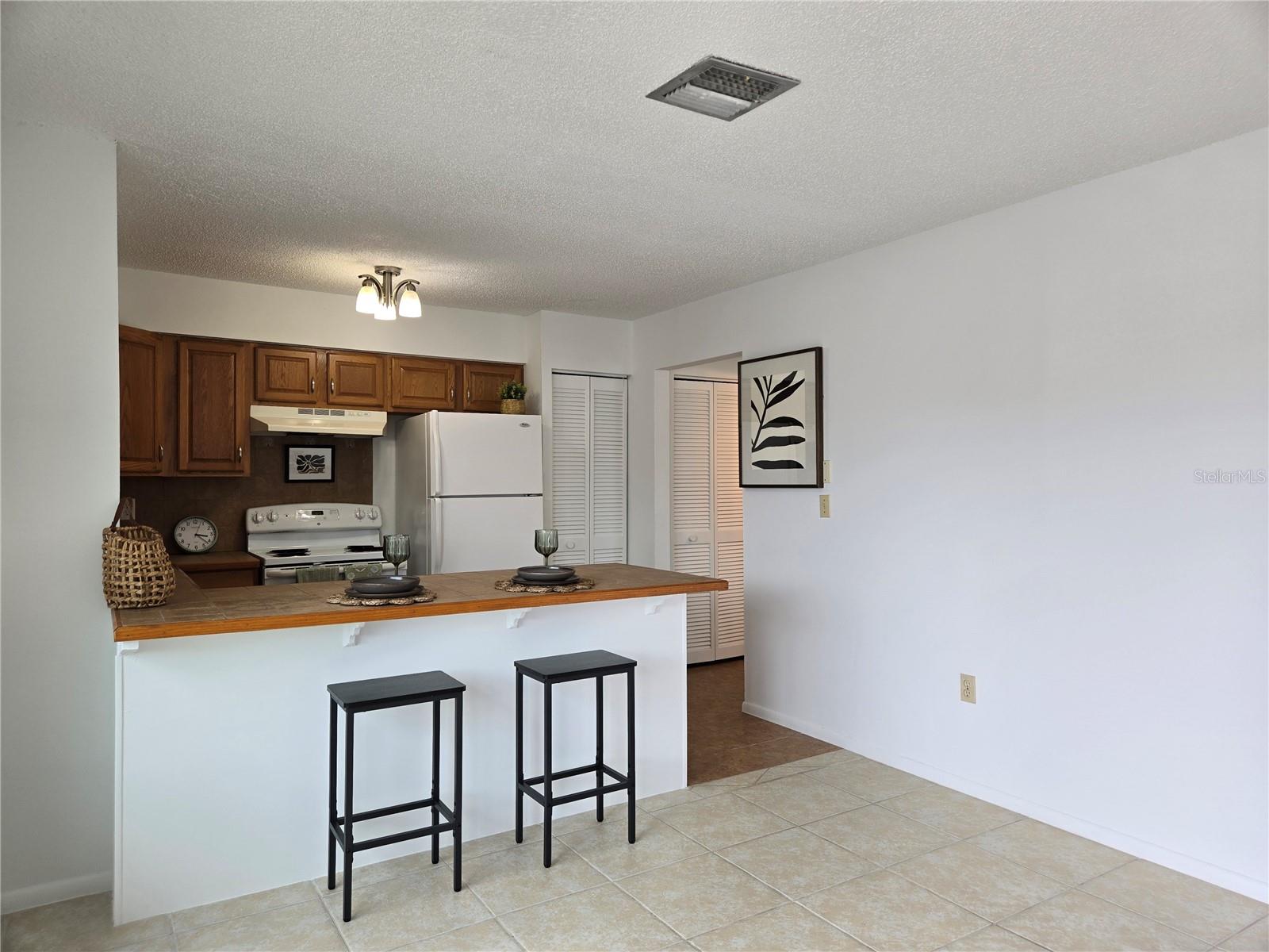 Image 6 of 31 For 21150 Gertrude Avenue S4
