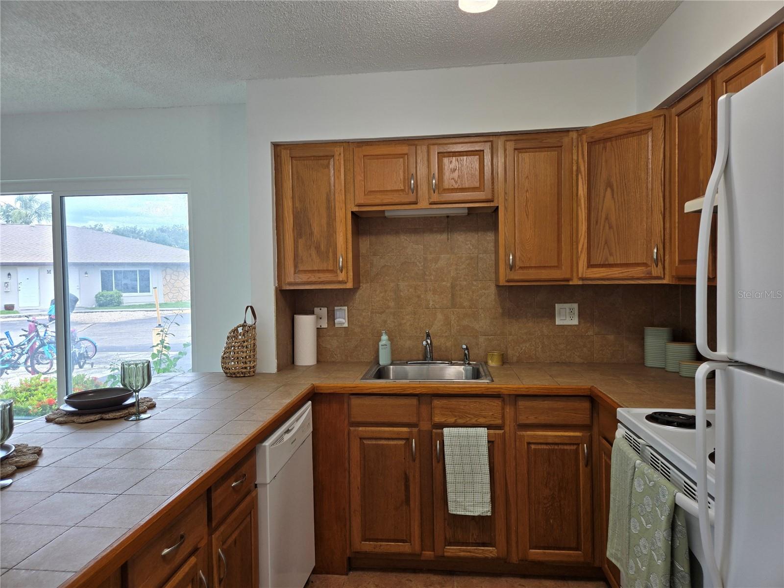 Image 7 of 31 For 21150 Gertrude Avenue S4