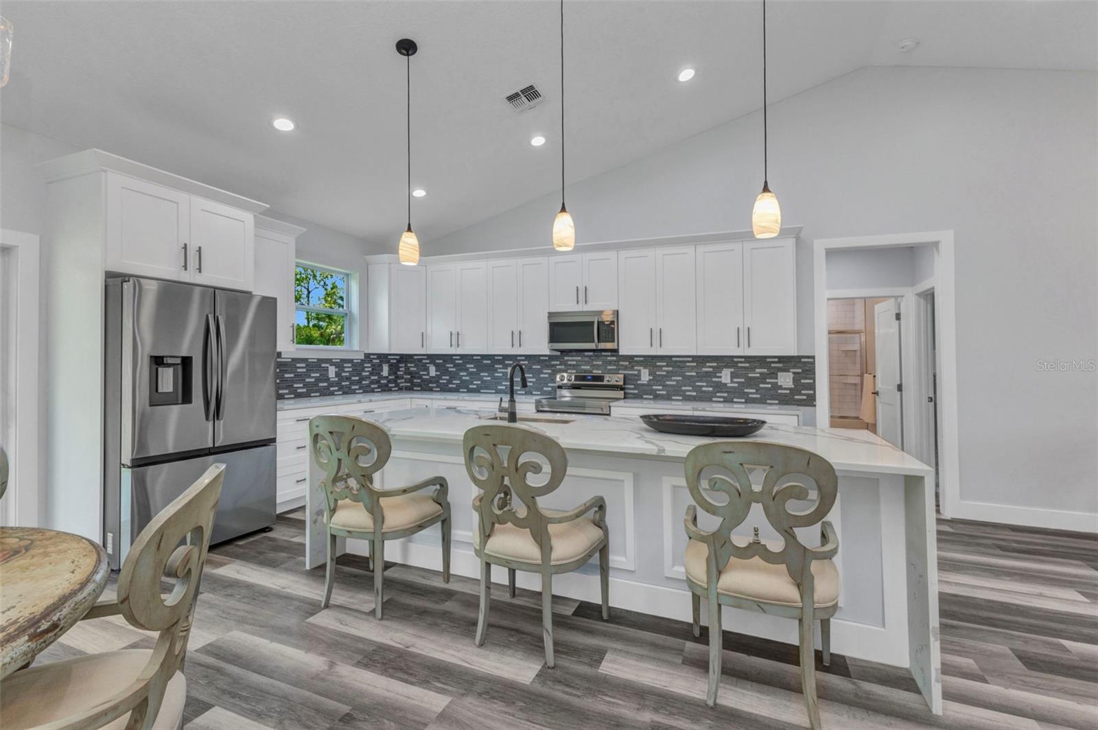 Image 11 of 48 For 420 Hoffer Street