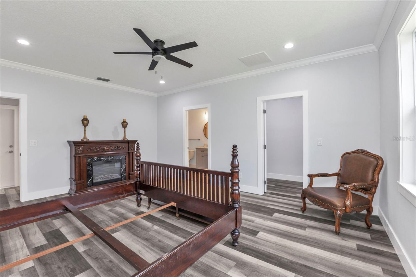 Image 28 of 48 For 420 Hoffer Street