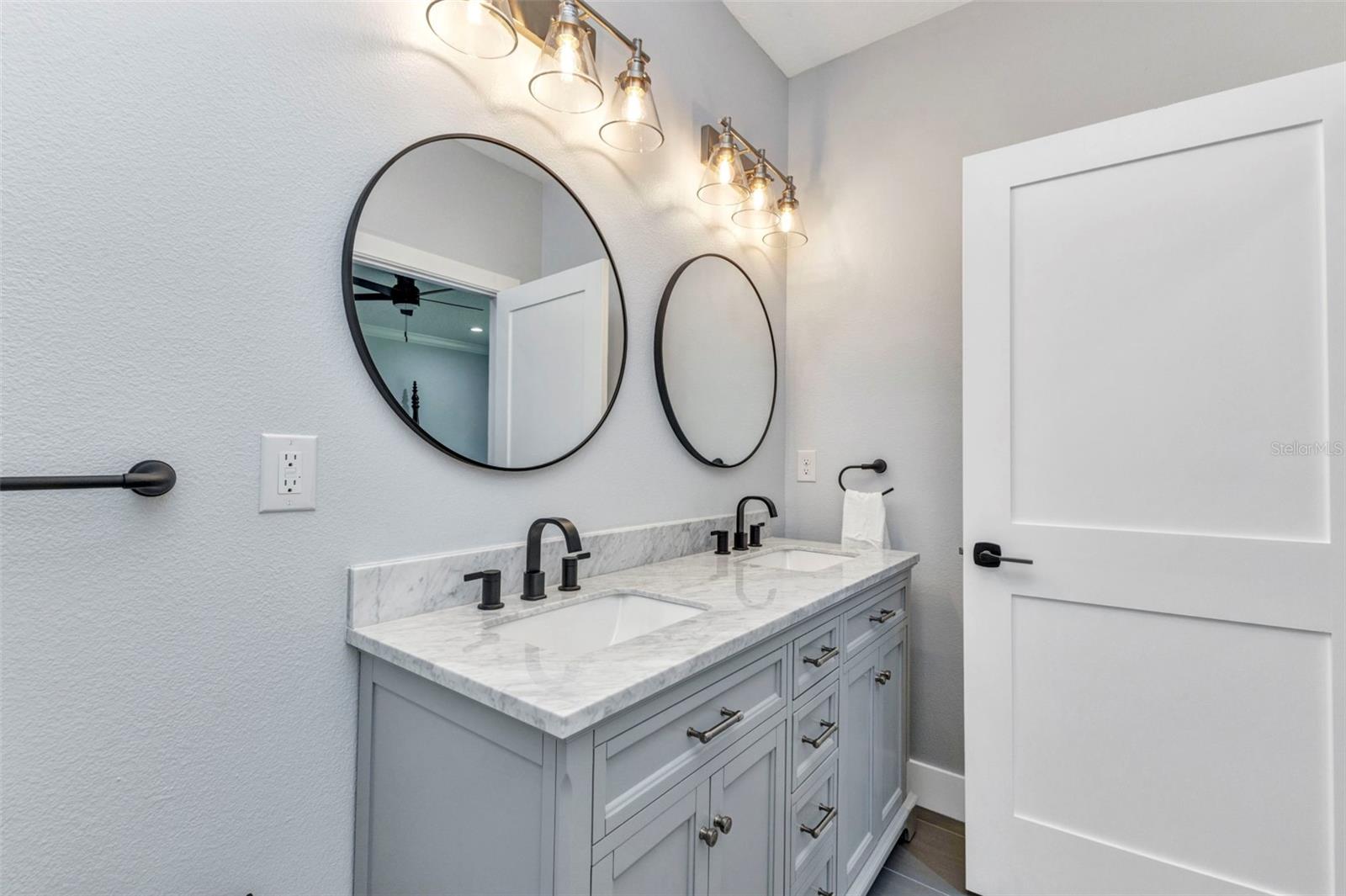 Image 31 of 48 For 420 Hoffer Street