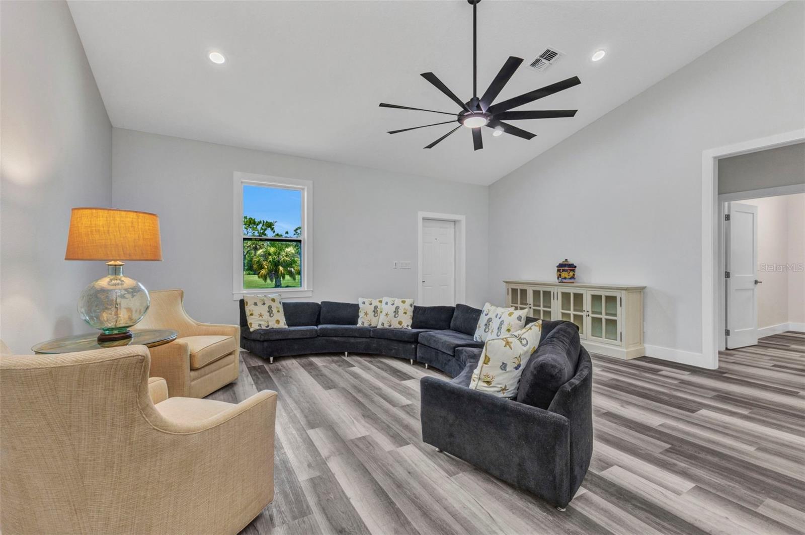 Image 7 of 48 For 420 Hoffer Street