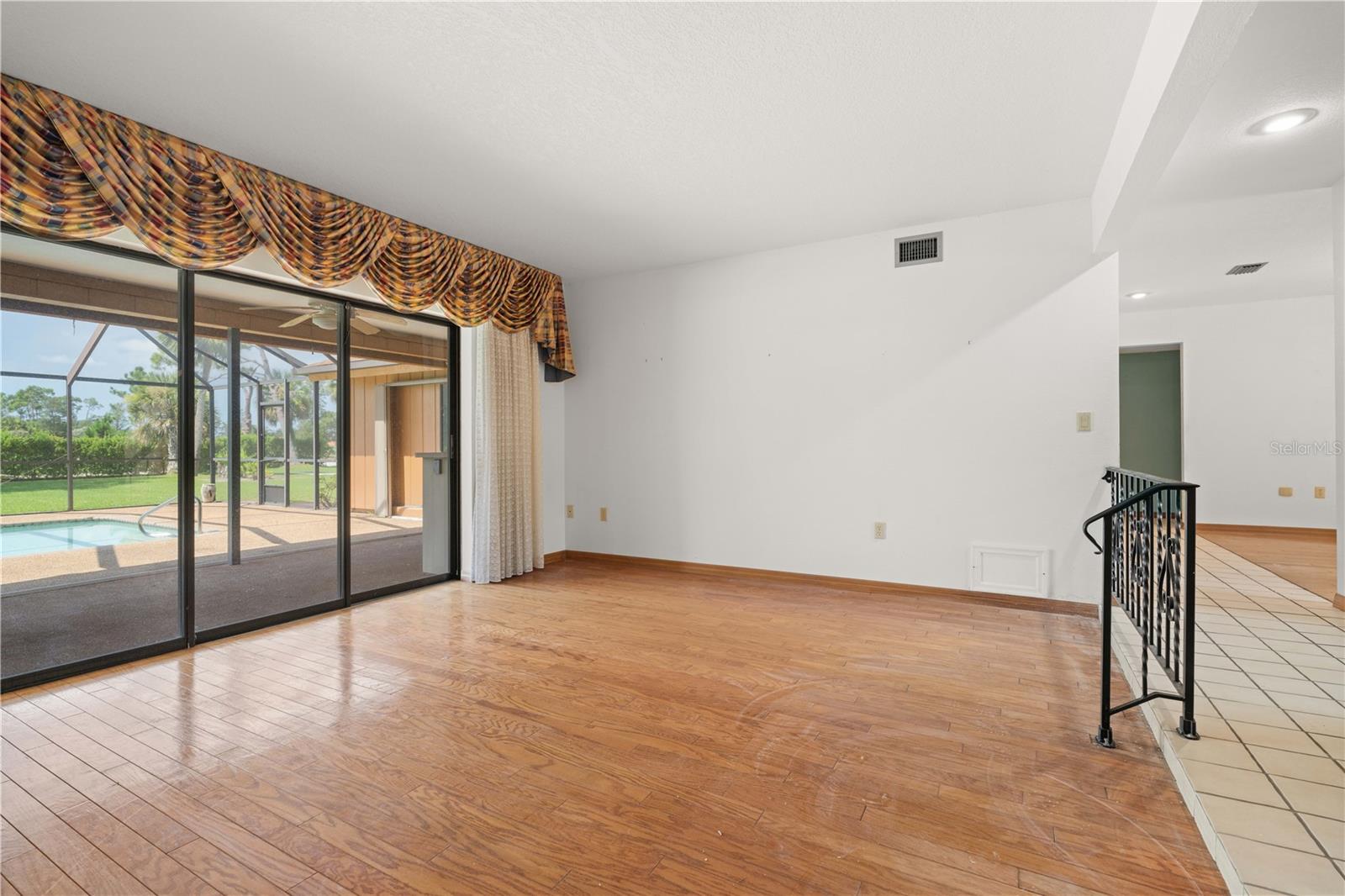 Image 20 of 75 For 12313 Kingsway Circle