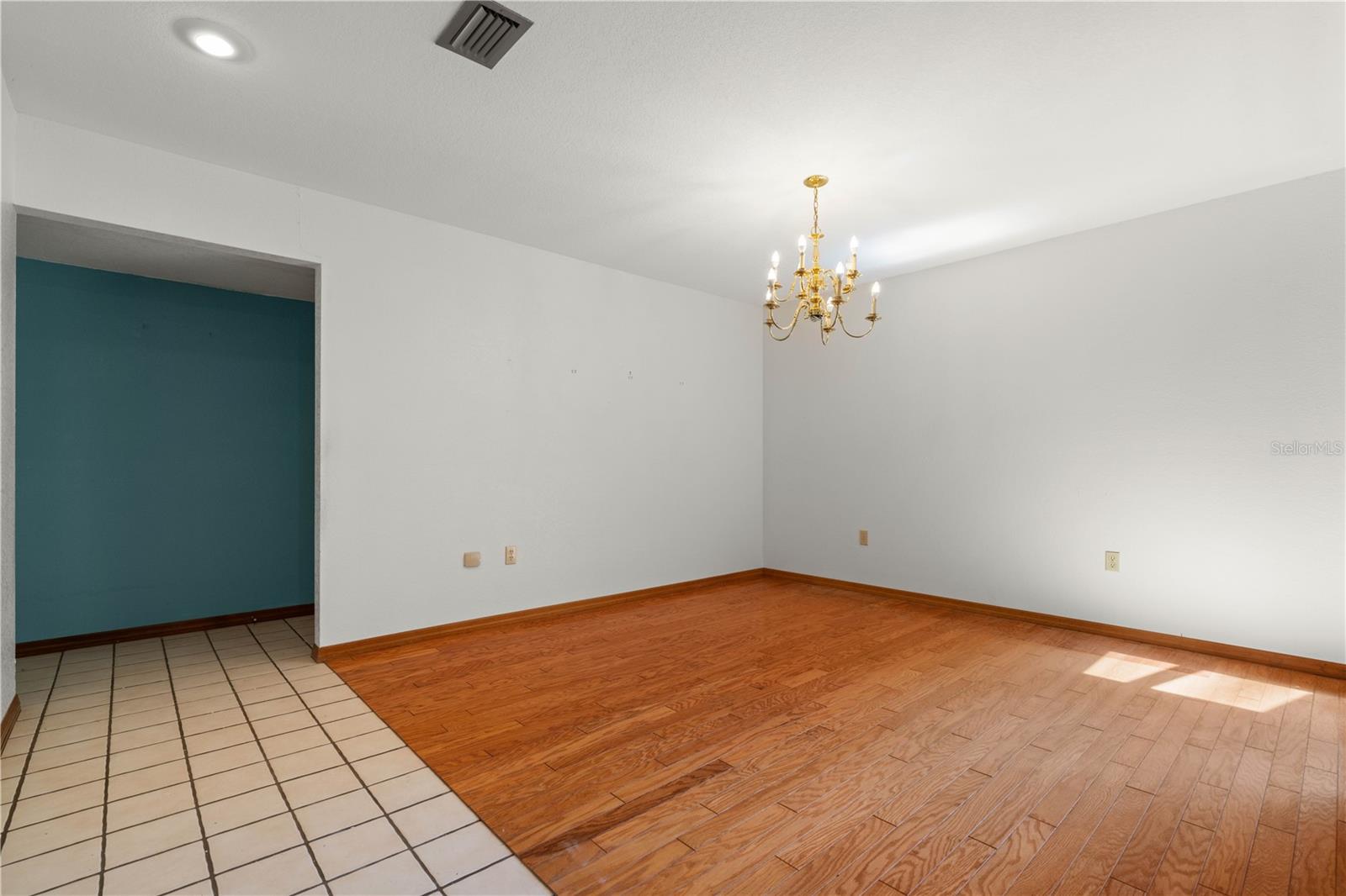 Image 27 of 75 For 12313 Kingsway Circle