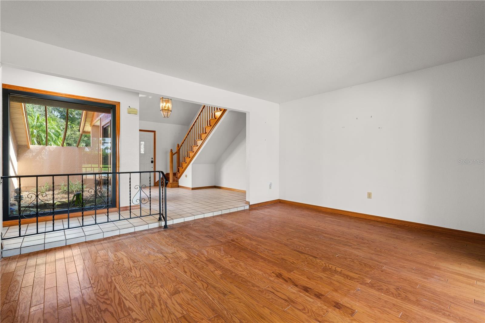 Image 3 of 75 For 12313 Kingsway Circle
