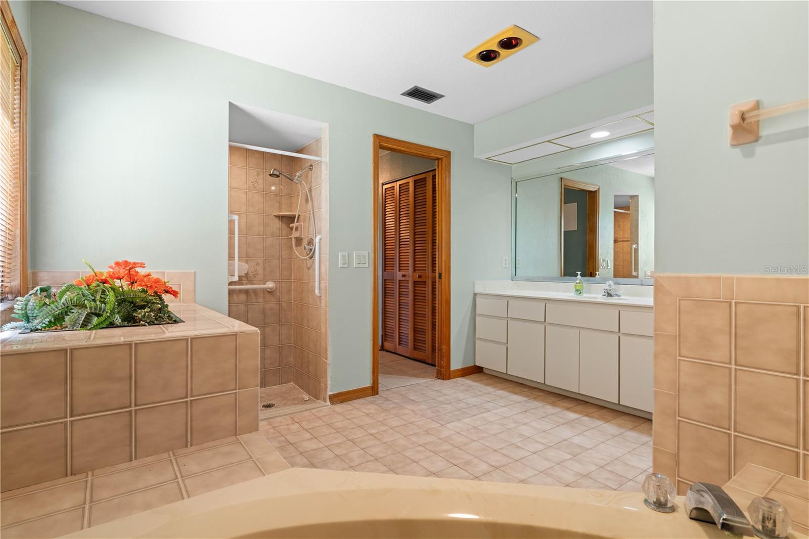 Image 45 of 75 For 12313 Kingsway Circle