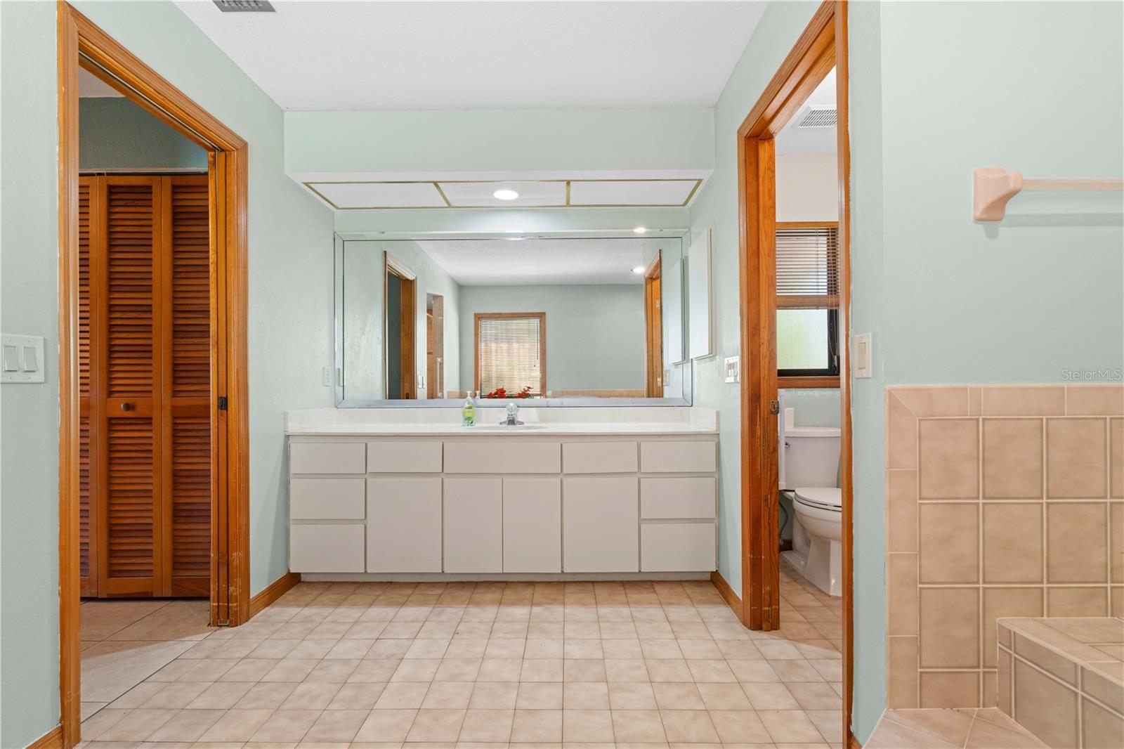 Image 46 of 75 For 12313 Kingsway Circle