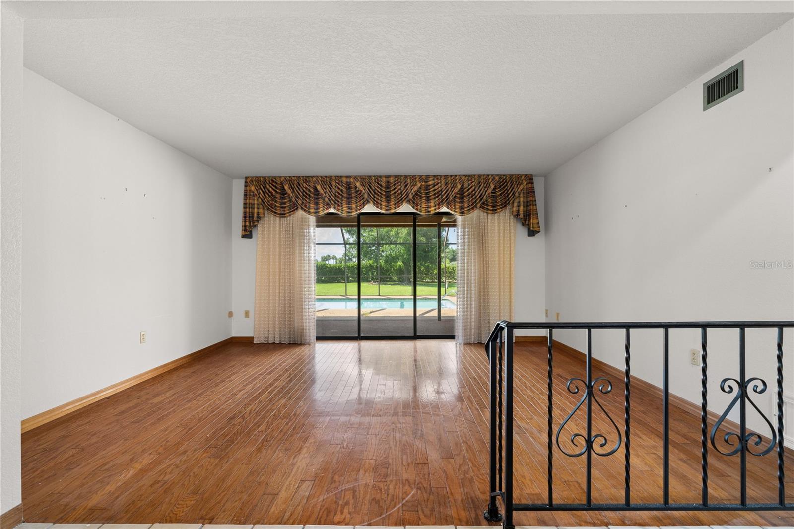 Image 5 of 75 For 12313 Kingsway Circle