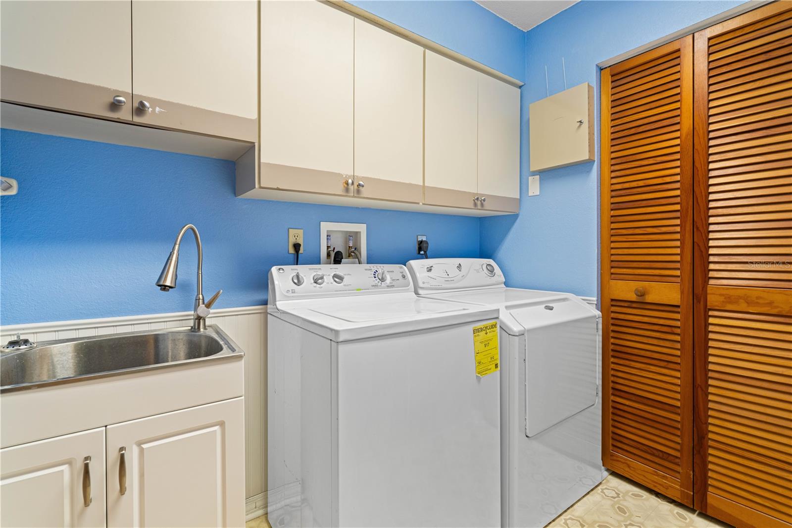 Image 55 of 75 For 12313 Kingsway Circle