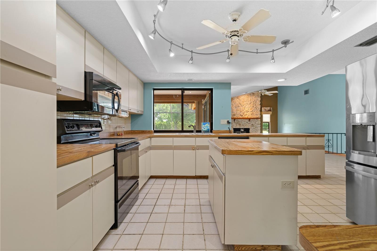 Image 7 of 75 For 12313 Kingsway Circle