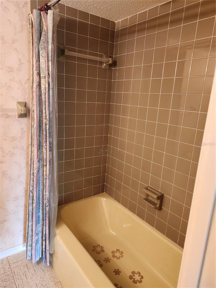 Image 11 of 12 For 2437 Harbor Boulevard 213