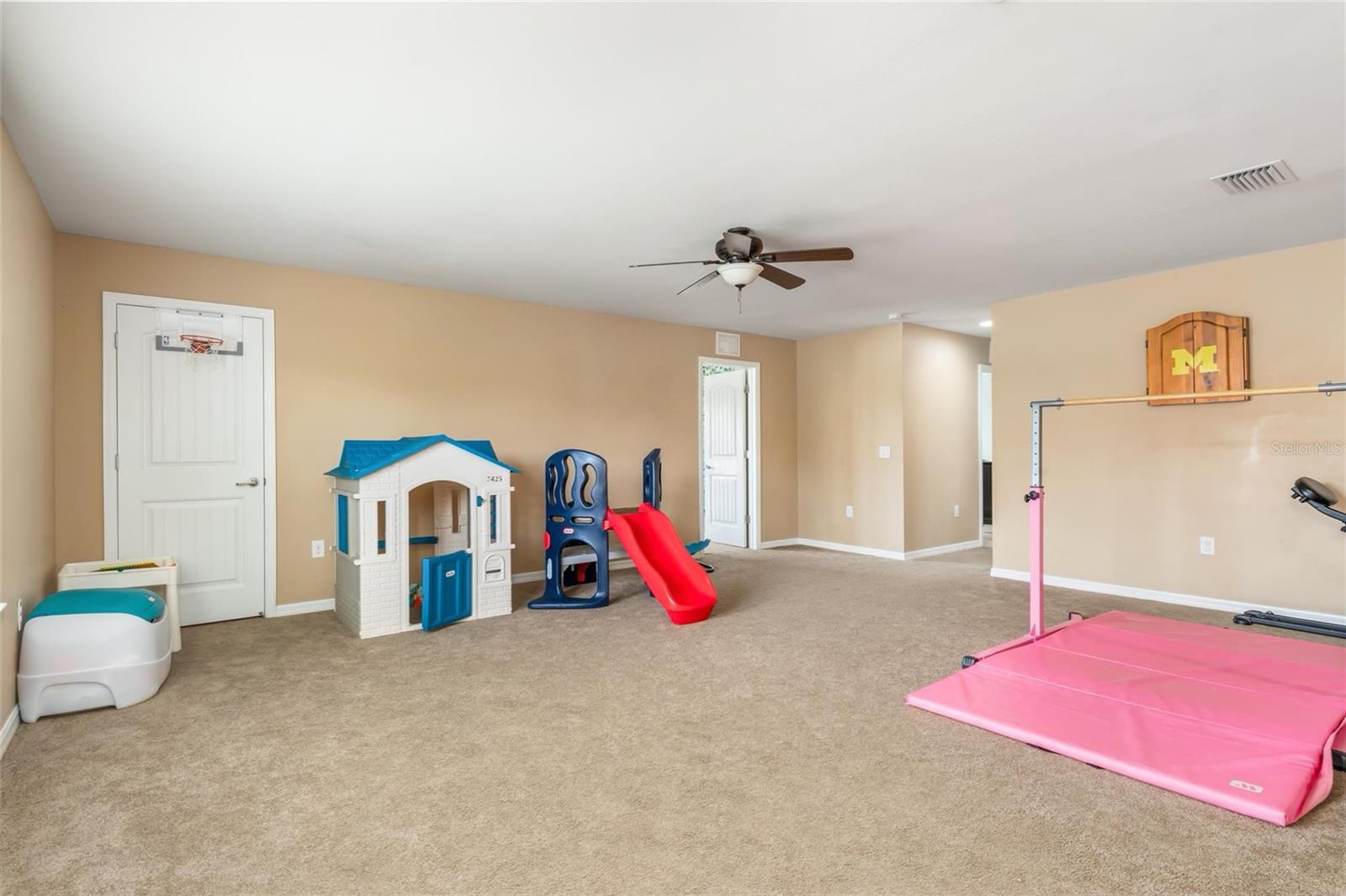 Image 24 of 59 For 2739 Sherman Oak Drive