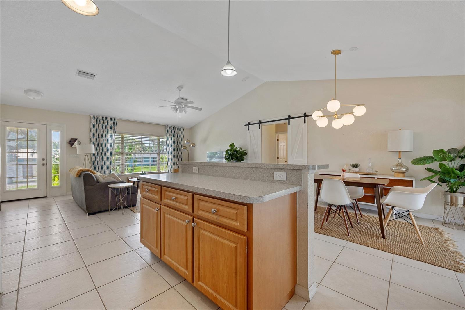 Image 10 of 32 For 3021 Palm Drive