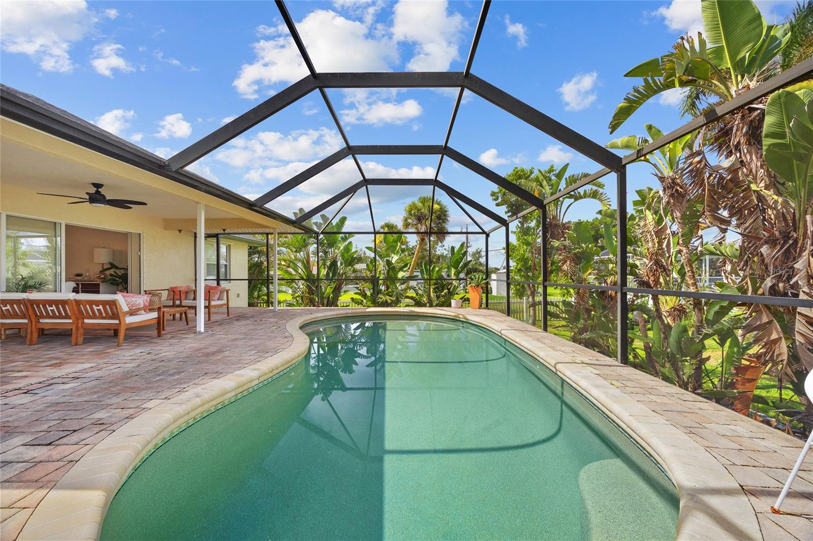 Image 21 of 32 For 3021 Palm Drive