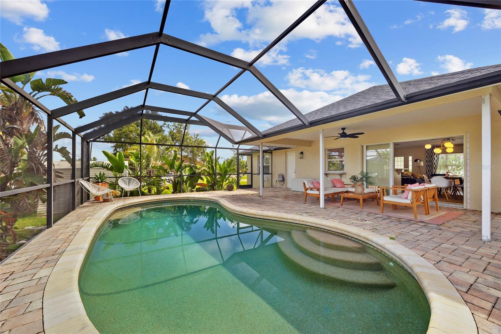 Image 3 of 32 For 3021 Palm Drive