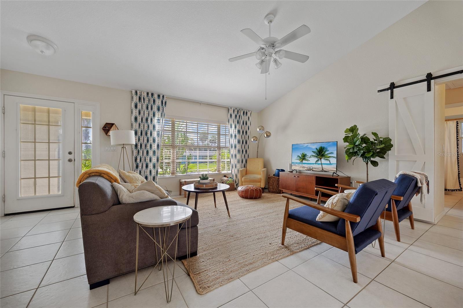 Image 6 of 32 For 3021 Palm Drive