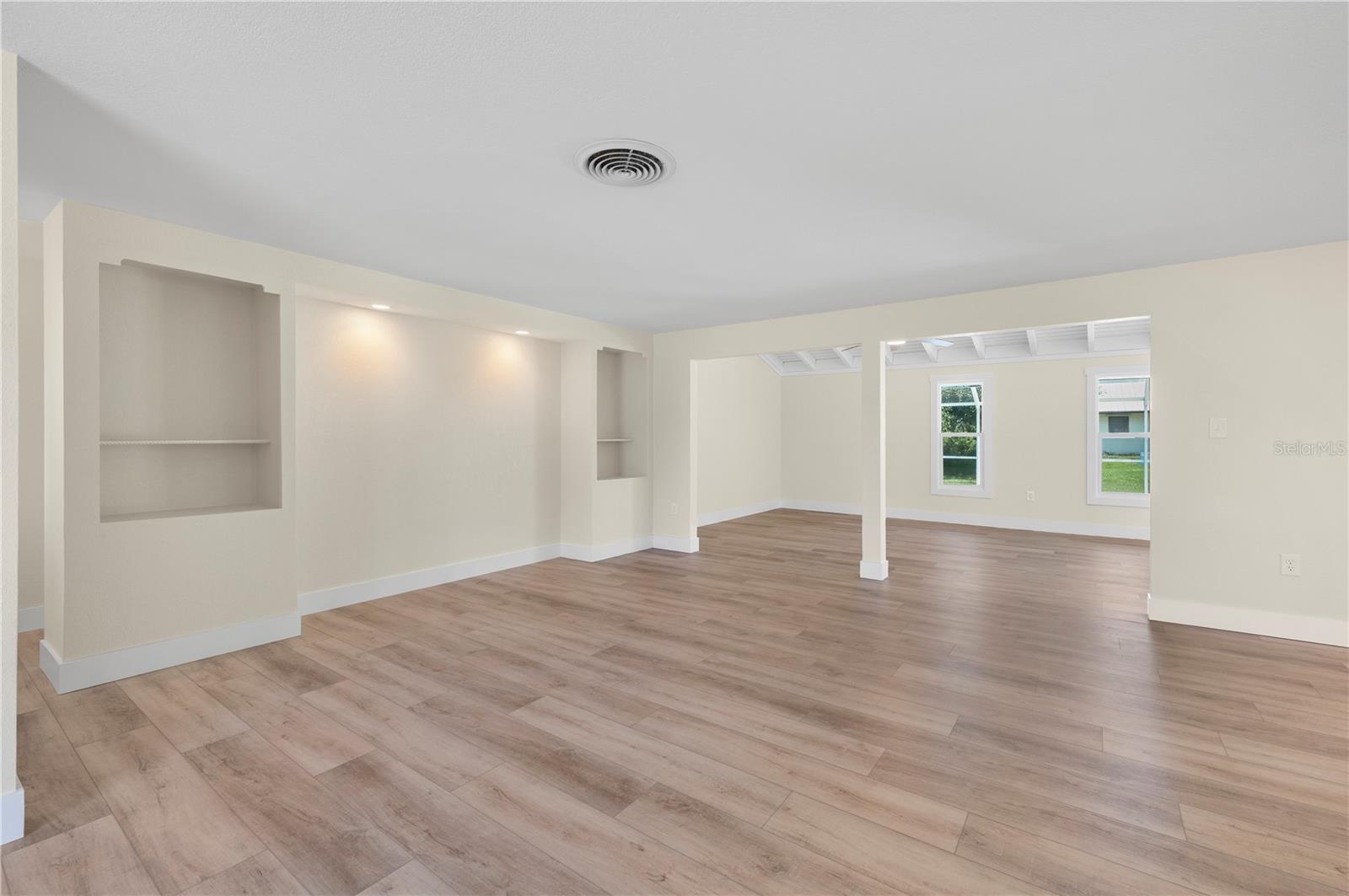 Image 14 of 64 For 542 Lakehurst Avenue Nw