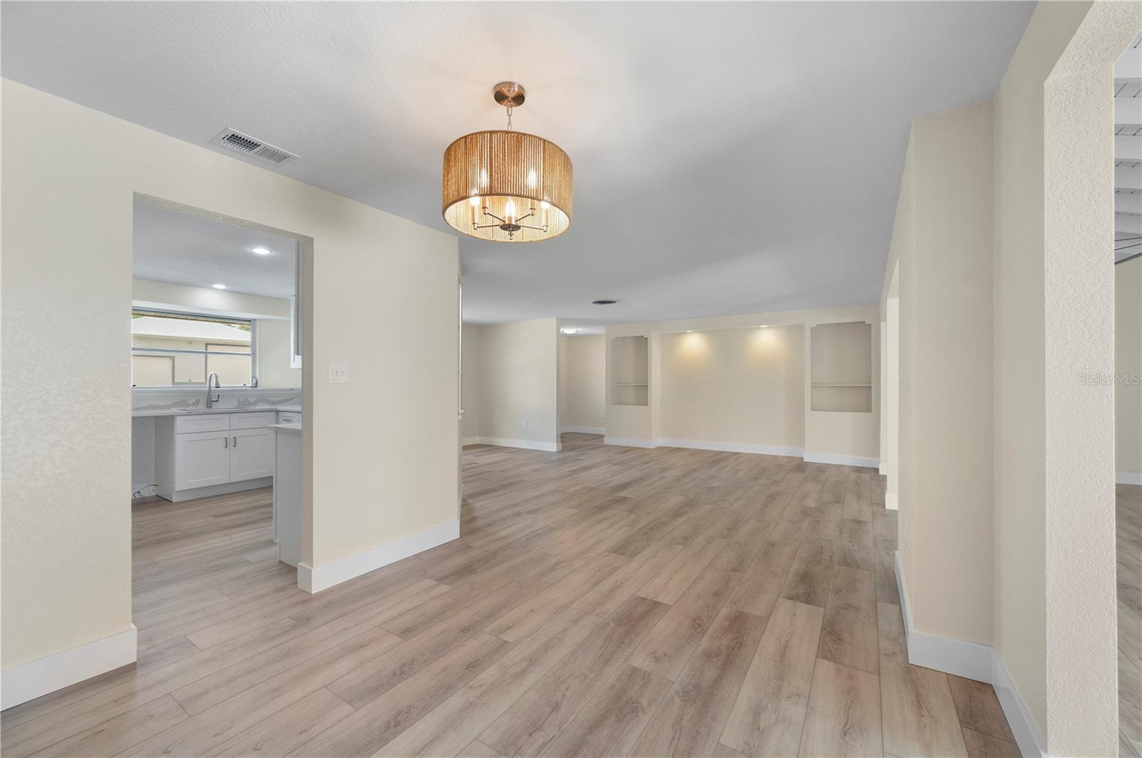 Image 17 of 64 For 542 Lakehurst Avenue Nw