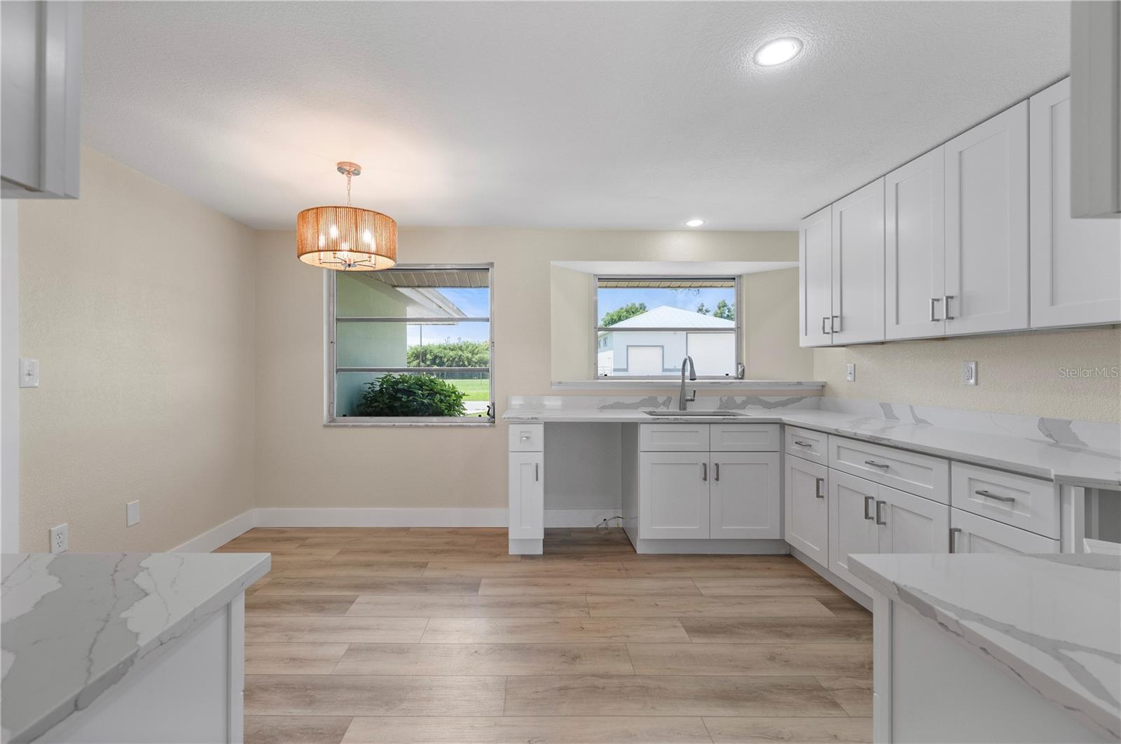 Image 22 of 64 For 542 Lakehurst Avenue Nw