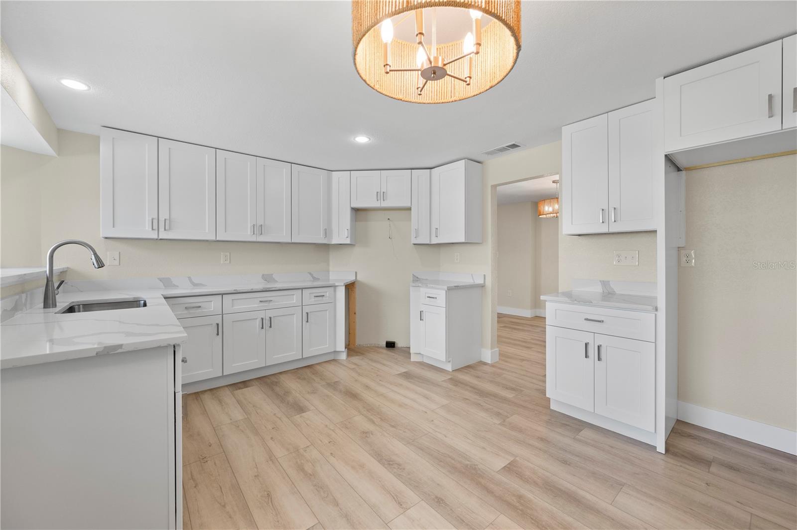 Image 25 of 64 For 542 Lakehurst Avenue Nw