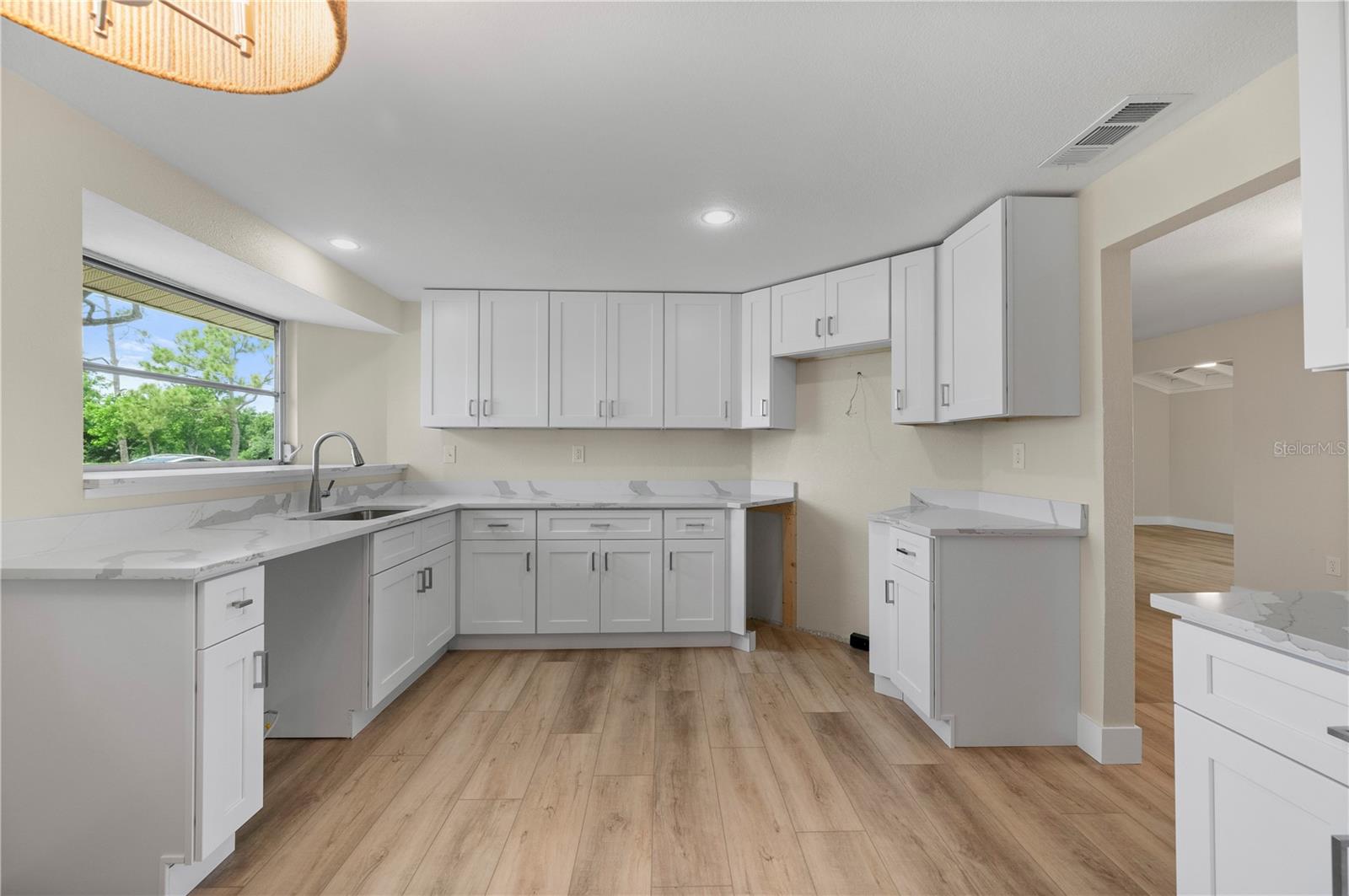 Image 26 of 64 For 542 Lakehurst Avenue Nw